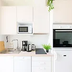 Kivis Modern Near Train Mall & Airport *