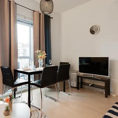 Kivis Modern Near Train Mall & Airport דירה *