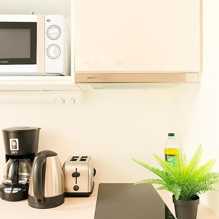 Kivis Modern Near Train Mall & Airport וואנטאה