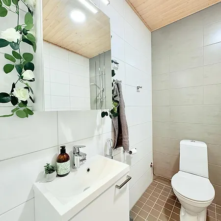 Kivis Modern Near Train Mall & Airport * וואנטאה