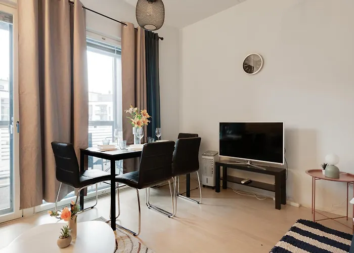 Kivis Modern Near Train Mall & Airport Appartamento *