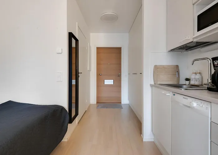 Kivis Modern Near Train Mall & Airport *